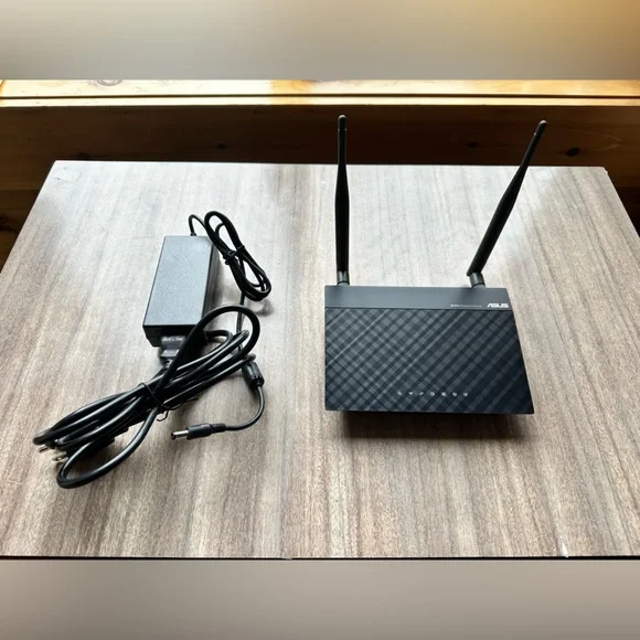 ASUS RT-N12 Wireless-N300 Router - Picture 4 of 8